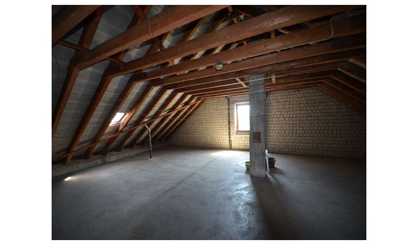 *RRESERVIERT*Jetzt investieren- Großer Garagenhof…